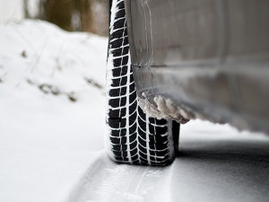 Kvalitní zimní obutí se opravdu vyplatí, radí odborníci na silniční bezpečnost