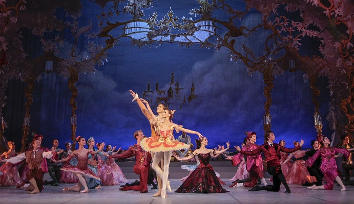 FOTO: Balet Národního divadla nabídne před Vánoci okouzlující příběh o Louskáčkovi