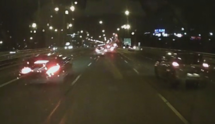 Foto z videa od Jackoba Cíglera