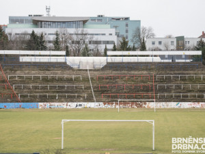 Město podalo žalobu na firmu Libora Procházky. Zpochybňuje jeho vlastnictví pozemků u stadionu