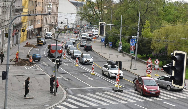 Rok trvající rekonstrukce na Kolišti končí. Ulice bude od pátečního rána zcela průjezdná