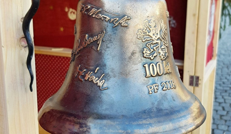 Dražba unikátního zvonu vynesla brněnskému hospicu přes 50 tisíc korun