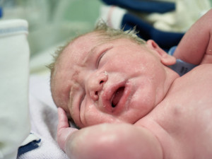 První miminko na jižní Moravě se jmenuje Jiřík. Narodil se v Břeclavi a měl přes čtyři kilogramy