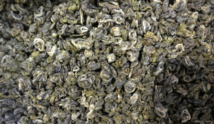 Inspektoři odhalili v zeleném čaji z Číny mix nebezpečných pesticidů