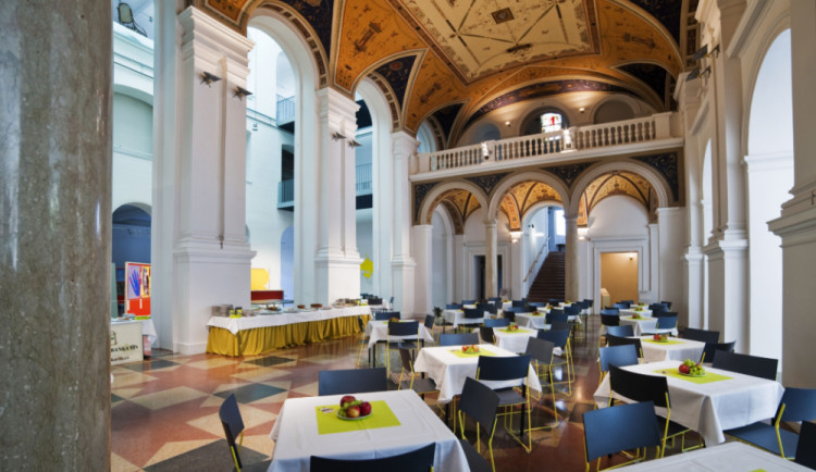 Nádvoří uměleckoprůmyslového paláce