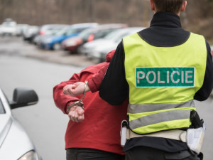 Policisté vypátrali vězně na útěku. Schovával se v Brně