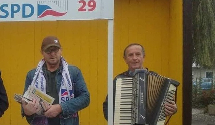 Jaromír Balda (s harmonikou)