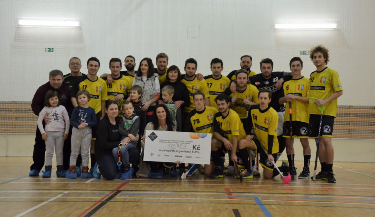 Orel Telnice s dárkovým šekem