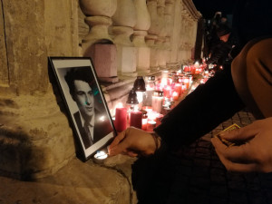 FOTO: Lidé si v Brně připomněli Jana Palacha svíčkami a tichou pietou