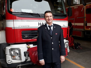 Zkušený brněnský hasič zachránil mimo službu život motorkáři, když mu zastavil krvácení ze stehenní tepny