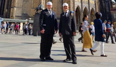 Jan Doležal (vlevo) na setkání kominíků v Praze