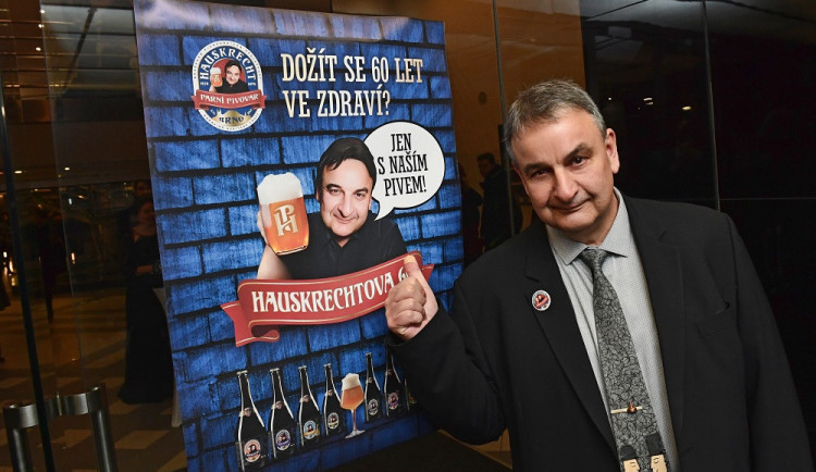 Legendární brněnský pivovarník Petr Hauskrecht oslavil 60. narozeniny. Pivo vaří v Brně už víc jak čtvrtstoletí