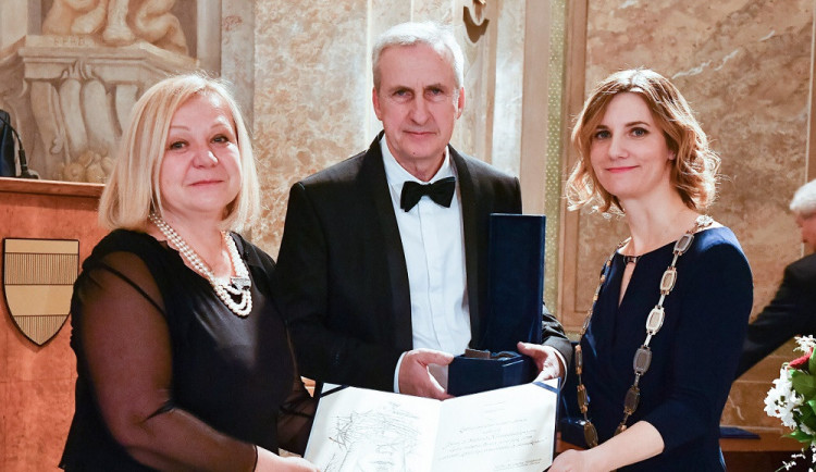 Ocenění manželé Jan a Sabina Kratochvílovi