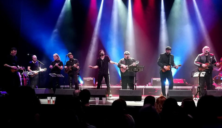 Ukulele Orchestra jako Brno