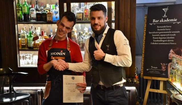 Novopečený barista Denis