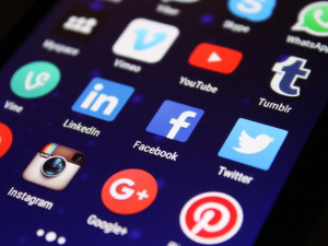 Facebook a Instagram mají po celém světě výpadek
