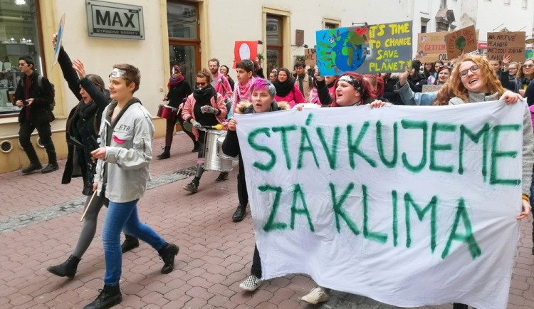 Studenti v Brně stávkovali za klima