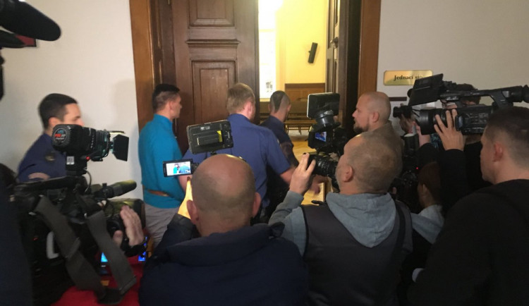 Obviněný Radim Žondra u soudu, zdroj: Twitter / Barbora Blažková