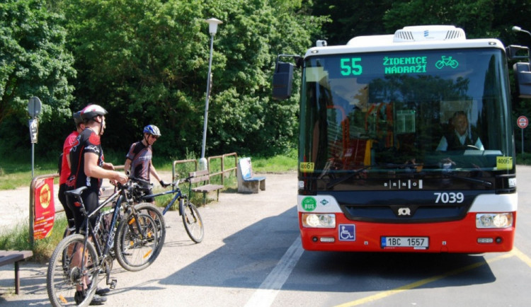 Cyklobus na trase Brno – Vídeň se osvědčil. Město ho bude finančně podporovat i letos