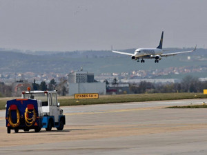 První letadlo na lince Berlín - Brno přistálo na Moravu