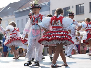 Jižní Moravu opět letos čekají velké folklorní svátky. Na co se můžeme těšit?