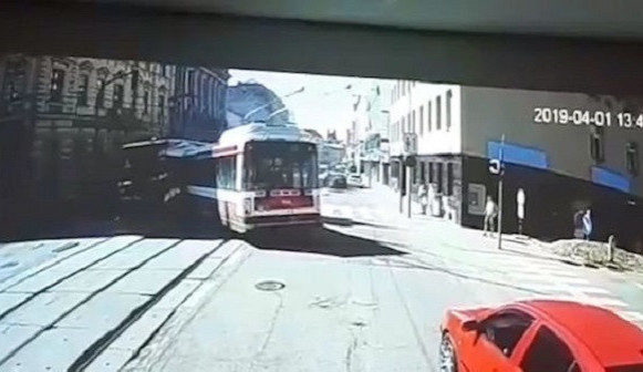Trolejbus, který boural na Křenové v Brně, měl najeto přes milion kilometrů