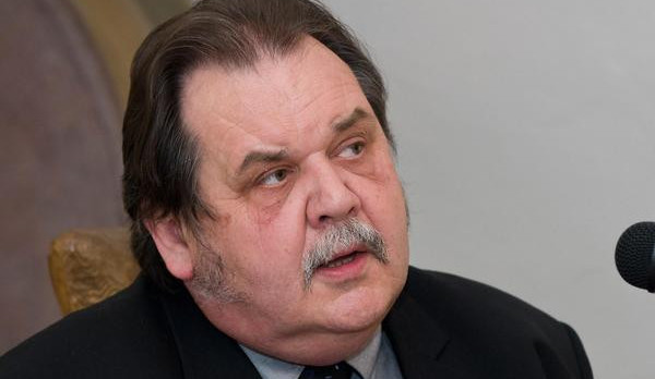Celý život léčil rakovinu, teď odchází do důchodu