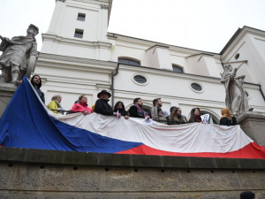 60543948_355275468670791_3844904008128921600_n