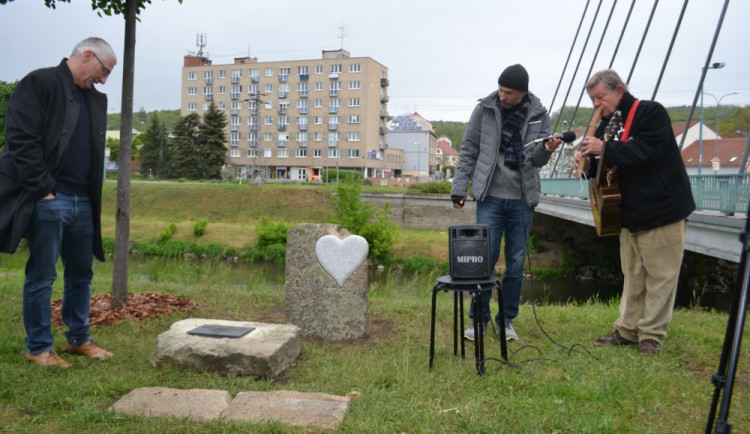 Nový pomník Havlovo srdce