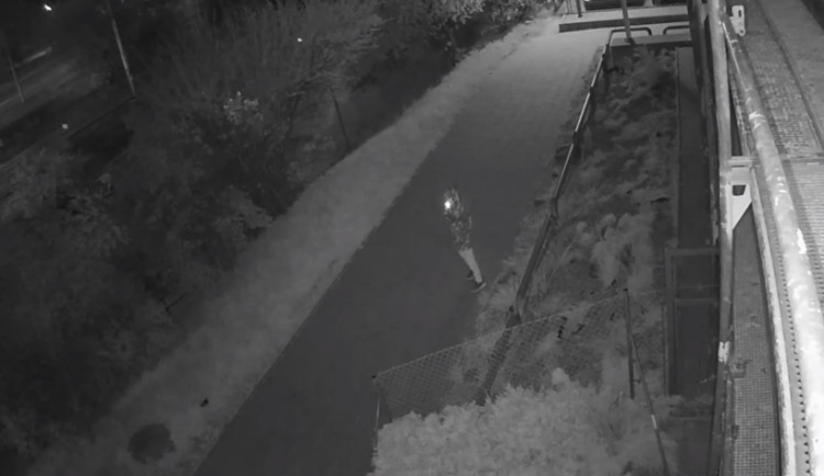 Nepoznáte tohoto muže?