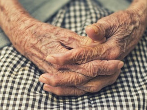 Zhruba 190 tisíc seniorů v Česku nemá starobní penzi ani 10 tisíc korun
