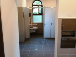FOTO: Město nechalo opravit veřejné toalety v Lužánkách