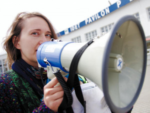 Protestní happening proti konání veletrhu IDET