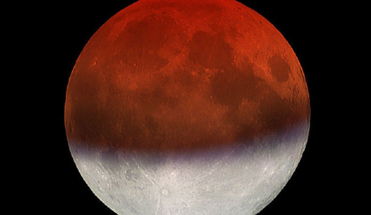 Dnes uvidíme částečné zatmění Měsíce, na obloze se objeví i Jupiter a Saturn