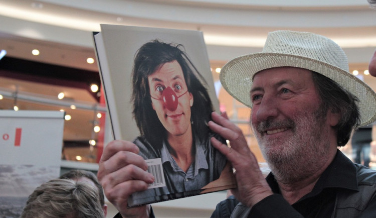 Bolek Polívka na křestu své knihy