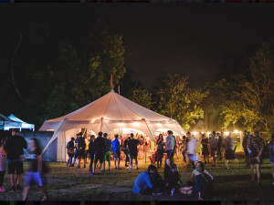 Beseda u Bigbítu, autor Tomáš Valnoha