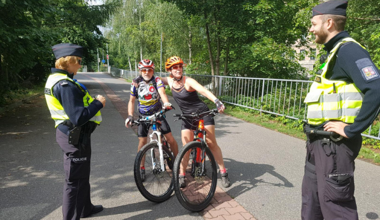 Policisté kontrolovali cyklisty, zaměřili se hlavně na nošení přilby