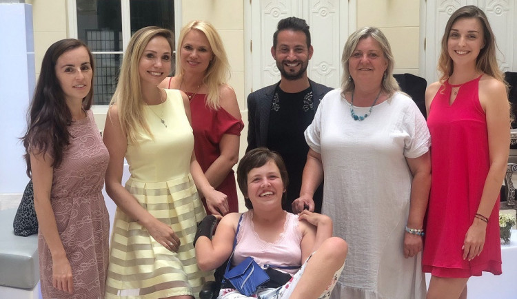 Realizační tým s Lucinkou