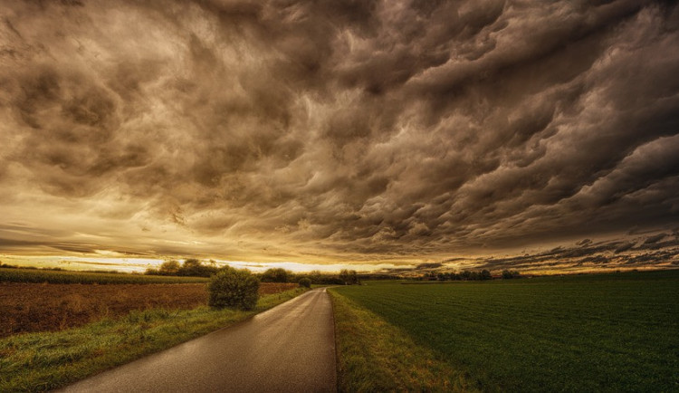 V pondělí se teploty přehoupnou přes třicítku