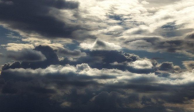 Ani ve čtvrtek nebude obloha bez mráčku