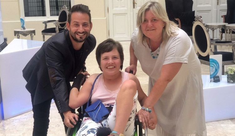 Pan Motal s Lucinkou a její maminkou