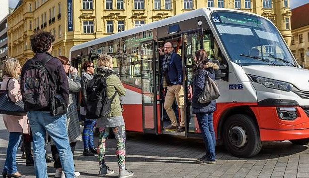 Minibus bude jezdit bezplatně i o Dušičkách