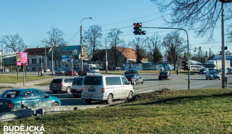 V pátek začne rekonstrukce křižovatky na Dlouhé louce, dopravu bude řídit policie