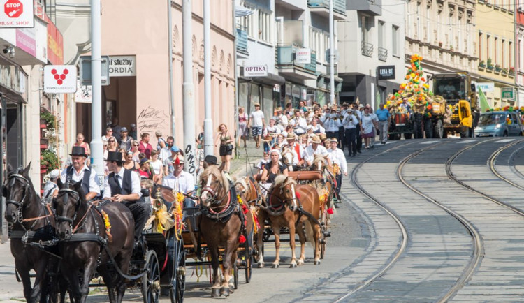 Dožínkový průvod