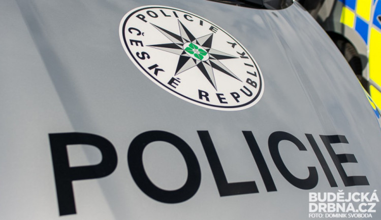 Policisté kontrolovali popíjení mladistvých. Jedna dívka nadýchala skoro dvě promile