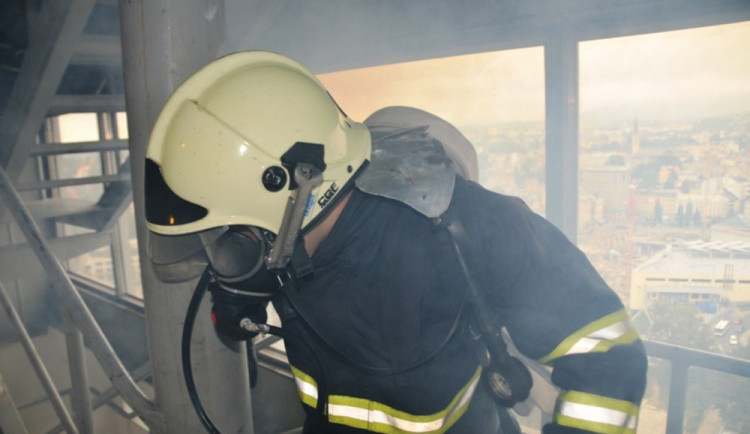 Záchranáři budou opět zdolávat překážky na Krajském úřadě, připomenou tak útok z 11. září