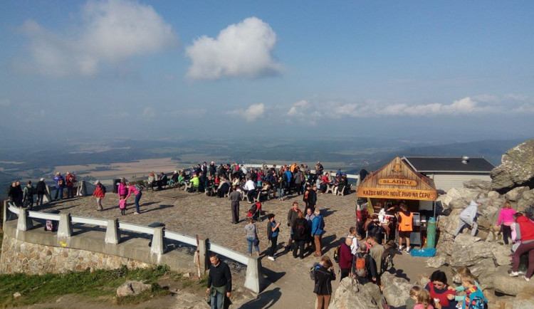 TIPY NA VÍKEND: Oslavy Ještědu, divadelní fesťák v Bunkru i Ruprechtické slavnosti