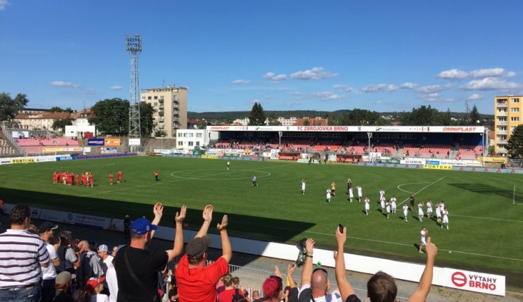 Brněnské derby ovládla Zbrojovka. Marvany porazila před zaplněnou Srbskou 2:0