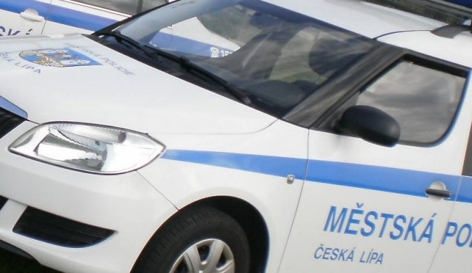 Pacient z liberecké nemocnice se dostal až do Dubice jen v triku a sandálech, nikdo neví jak