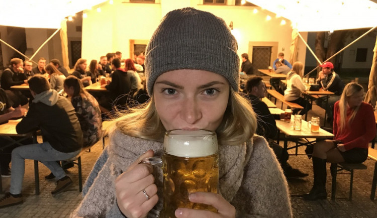 I Eliška objevila na krátkou chvíli krásu piva. A o tom je Oktoberfest.